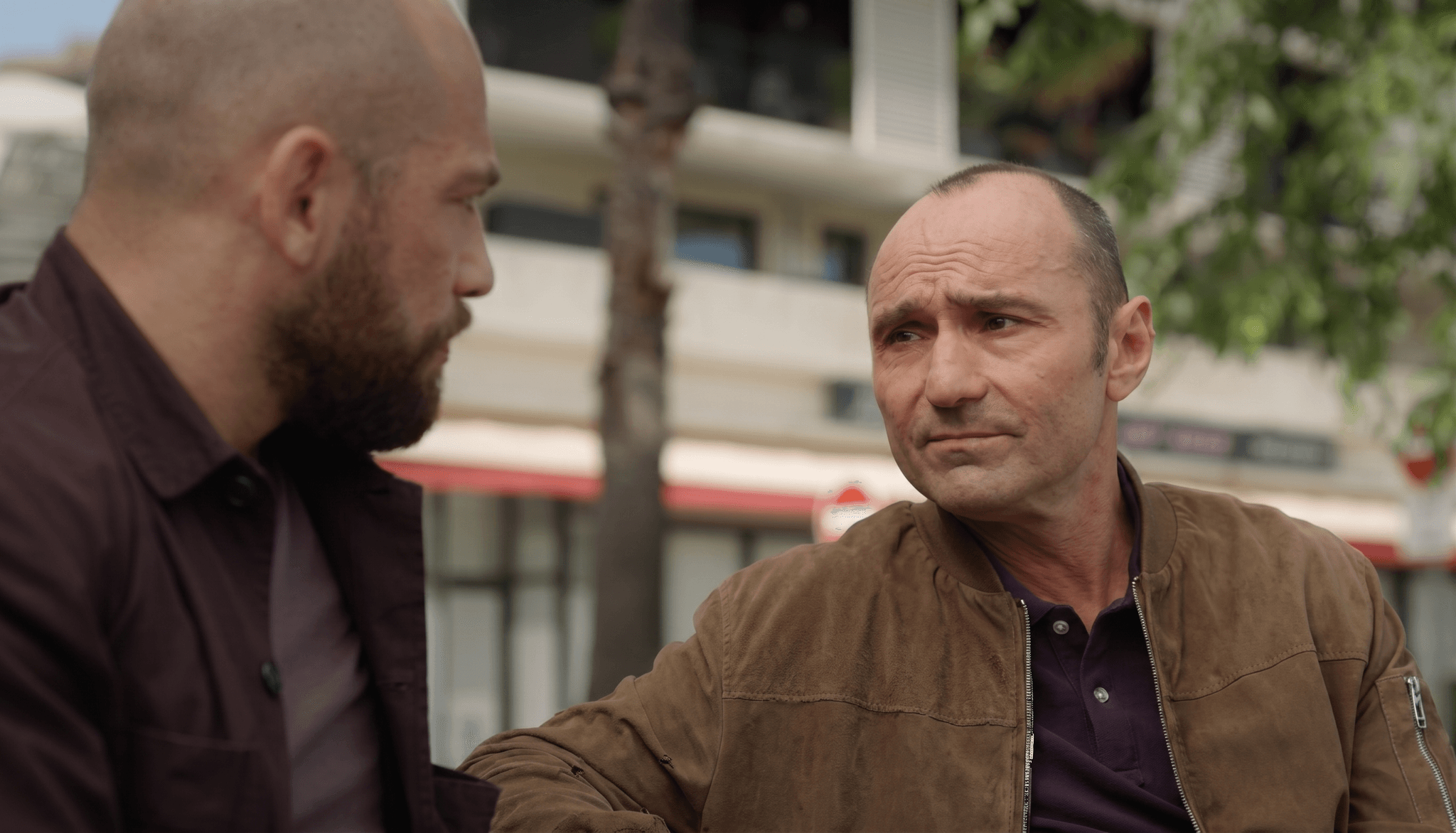 Frank BETERMIN en scène de dialogue